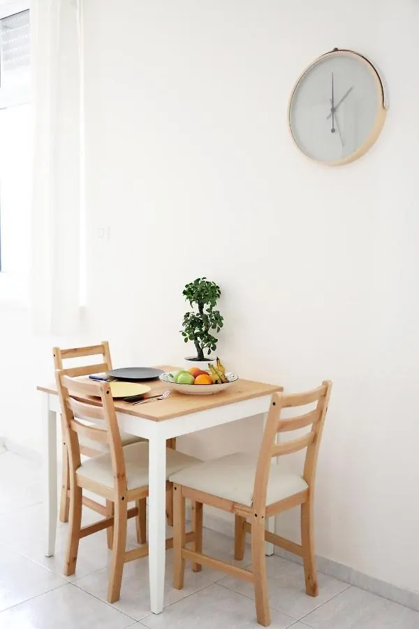 Modern And Spacious Apartment In Downtown 하이파