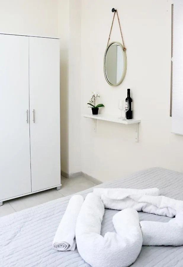 Modern And Spacious Apartment In Downtown 하이파 0*,